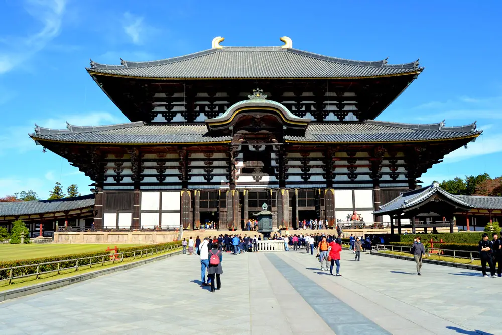 The-Great-Buddha-Hall-of-Todaiji-in-Nara